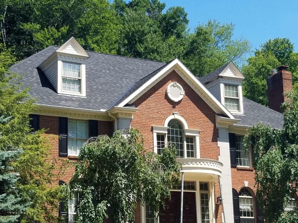 New architectural shingle roof by MacGregor Roofing, serving Cleveland Heights, OH